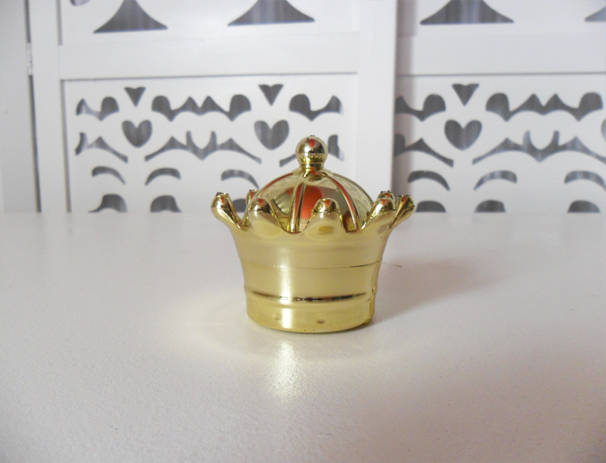 Locação de Mini Coroa Dourada de Mesa em Plástico