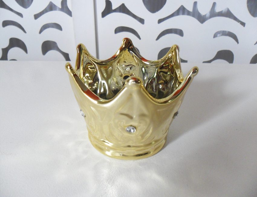 Locação de Coroa de Porcelana Dourada