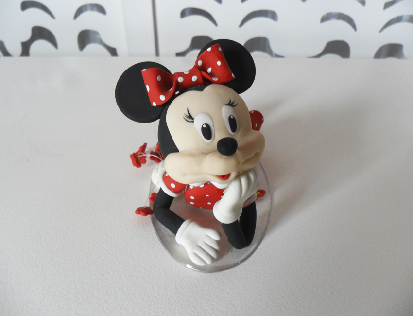 Locação de Topo de Bolo da Minnie Mouse Vermelha em Biscuit