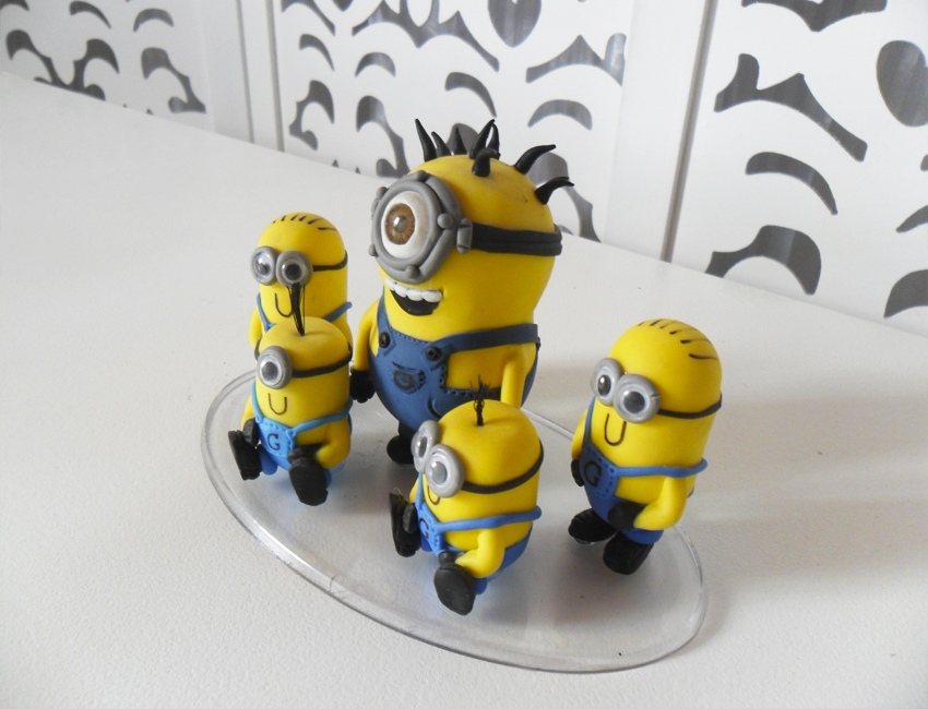 Topo de Bolo Minions Menina