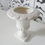 Locação de Vaso Romano Taça Lisa Pequena de Porcelana