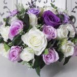 Locação de Arranjo de Flores Lilás e Branco