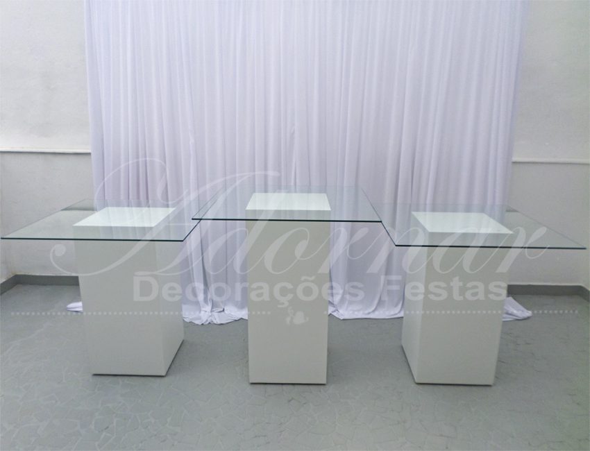 Aluguel de Mesa de Vidro Cubos Brancos 1