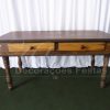 Aluguel de Mesa Rústica Pequena Com Gavetas