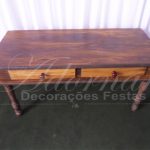 Aluguel de Mesa Rústica Pequena Com Gavetas