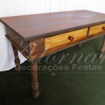 Aluguel de Mesa Rústica Pequena Com Gavetas