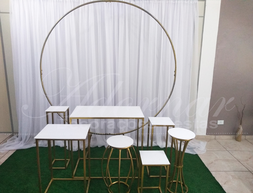 Aluguel Kit de Mesa Mini Table Com Arco Painel Redondo Para Decoração de Festa 1