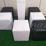 Locação de Puff Quadrado Branco