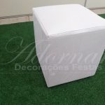 Locação de Puff Quadrado Branco