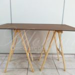 Aluguel de Mesa Rústica Grande Com Cavaletes