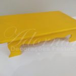 Locação de Bandeja Banquinho Retangular em Amarelo Para Doces