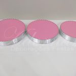 Locação Trio de Bandeja Redonda Espelhada em Rosa