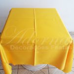 Locação de Toalha em Amarelo Para Mesa Quadrada