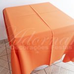 Locação de Toalha em Laranja Para Mesa Quadrada