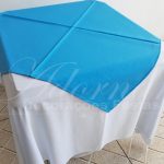 Locação de Toalha Branca Com Cobre Mancha Azul Bebê