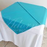 Locação de Toalha Branca Com Cobre Mancha Azul Tiffany