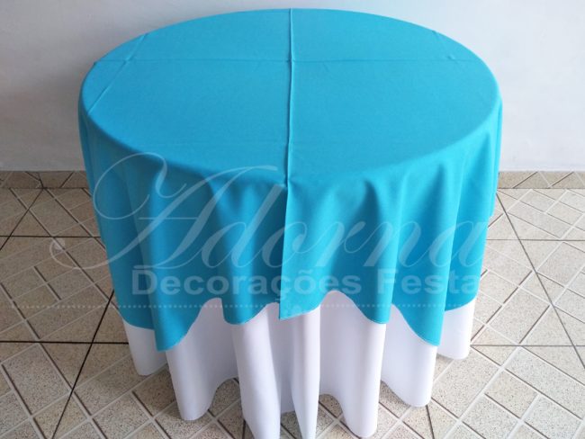 Locação de Toalha Branca Com Cobre Mancha Azul Tiffany Para Mesa Redonda