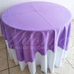 Locação de Toalha Branca Com Cobre Mancha Lilás Para Mesa