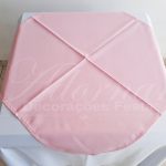 Locação de Toalha Branca Com Cobre Mancha Rosa