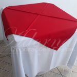 Locação de Toalha Branca Com Cobre Mancha Vermelho