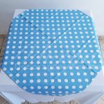Locação de Toalha Branca Com Cobre Mancha Azul Com Bolinha Branca