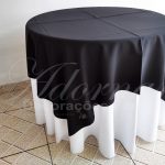 Locação de Toalha Branca Com Cobre Mancha Preto Para Mesa Redonda