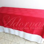 Locação de Toalha Pranchão Branca Com Cobre Mancha Vermelho