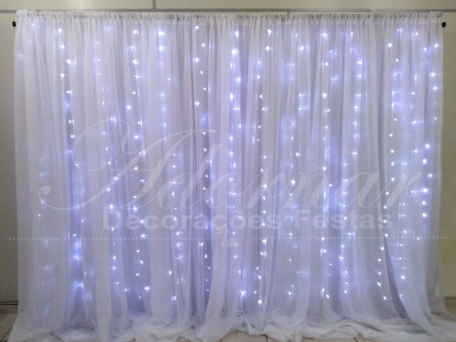 aluguel de painel de cortinas branco suporte duplo com led alugar painel de festas