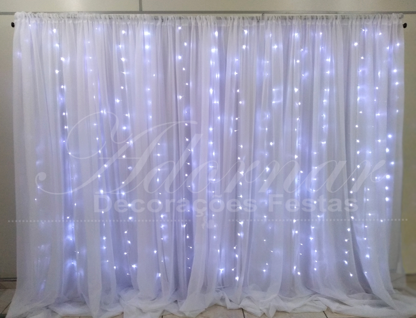 aluguel de painel de cortinas branco suporte duplo com led alugar painel de festas