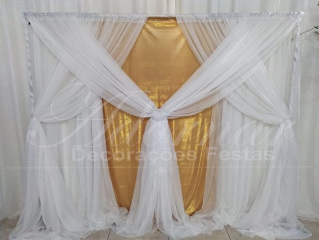 Painel de Cortinas Dourado e Br