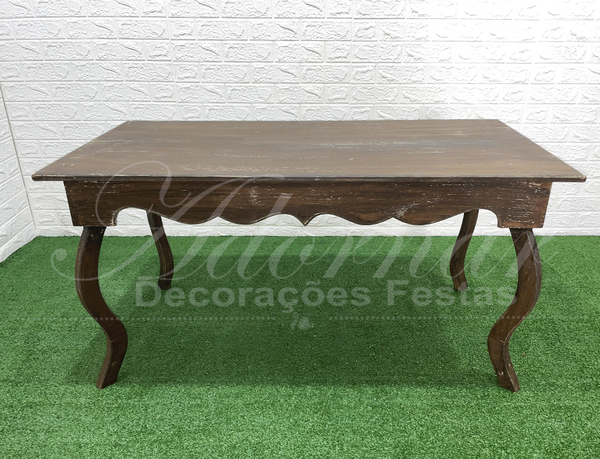 Locação de Mesa Rústica Pequena Modelo Liso