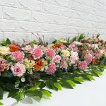 Aluguel Arranjo de Flores Rosa e Mesclado Grande Para Casamento