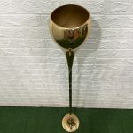Locação de Vaso Alto Haste Longa Pedestal em Dourado