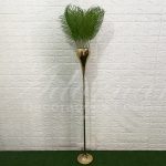 Locação de Vaso Alto Haste Longa Pedestal em Dourado