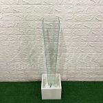 Coluna de Vidro Trapézio com Caixa Branca