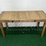 Locação de Mesa Rústica Grande Modelo Com Gaveta Decorativa