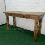 Locação de Mesa Rústica Pequena Modelo Com Gaveta Decorativa